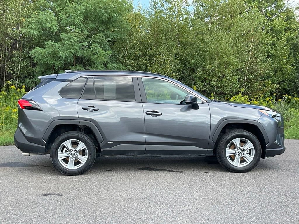 Used 2025 Toyota RAV4 LE AWD/4WD image 23