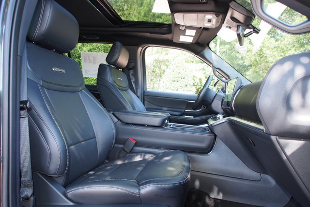 Certified 2025 Ford Expedition Platinum w/ Stealth Performance Package AWD/4WD image 11