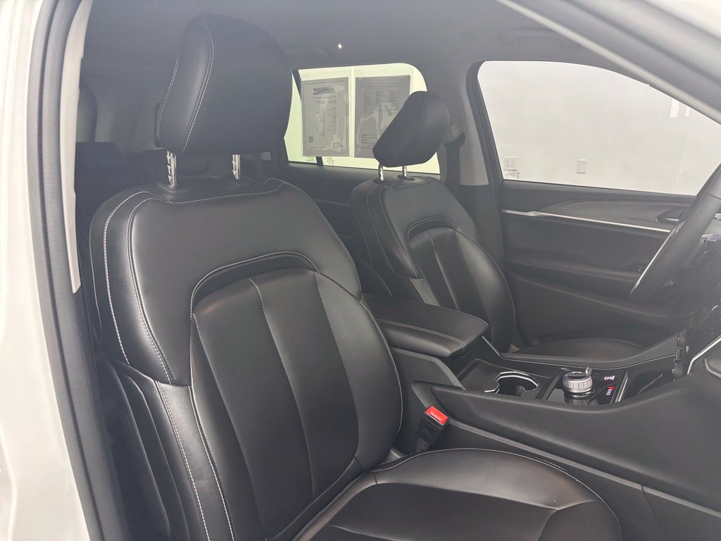 Used 2024 Jeep Grand Cherokee Limited AWD/4WD image 33