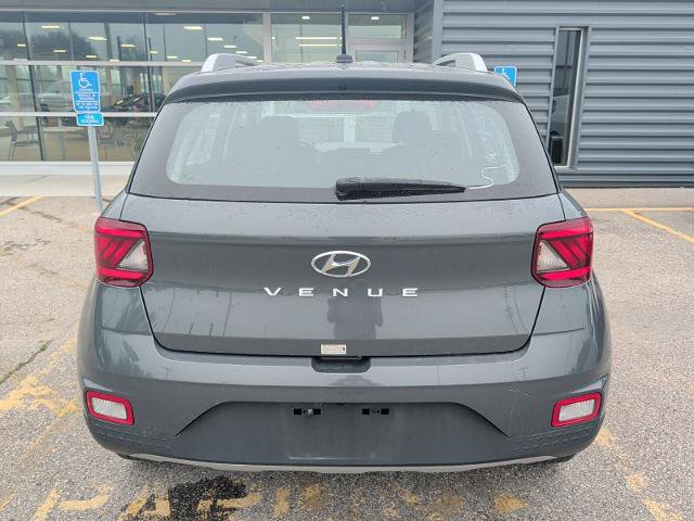 Used 2025 Hyundai Venue SEL FWD image 6