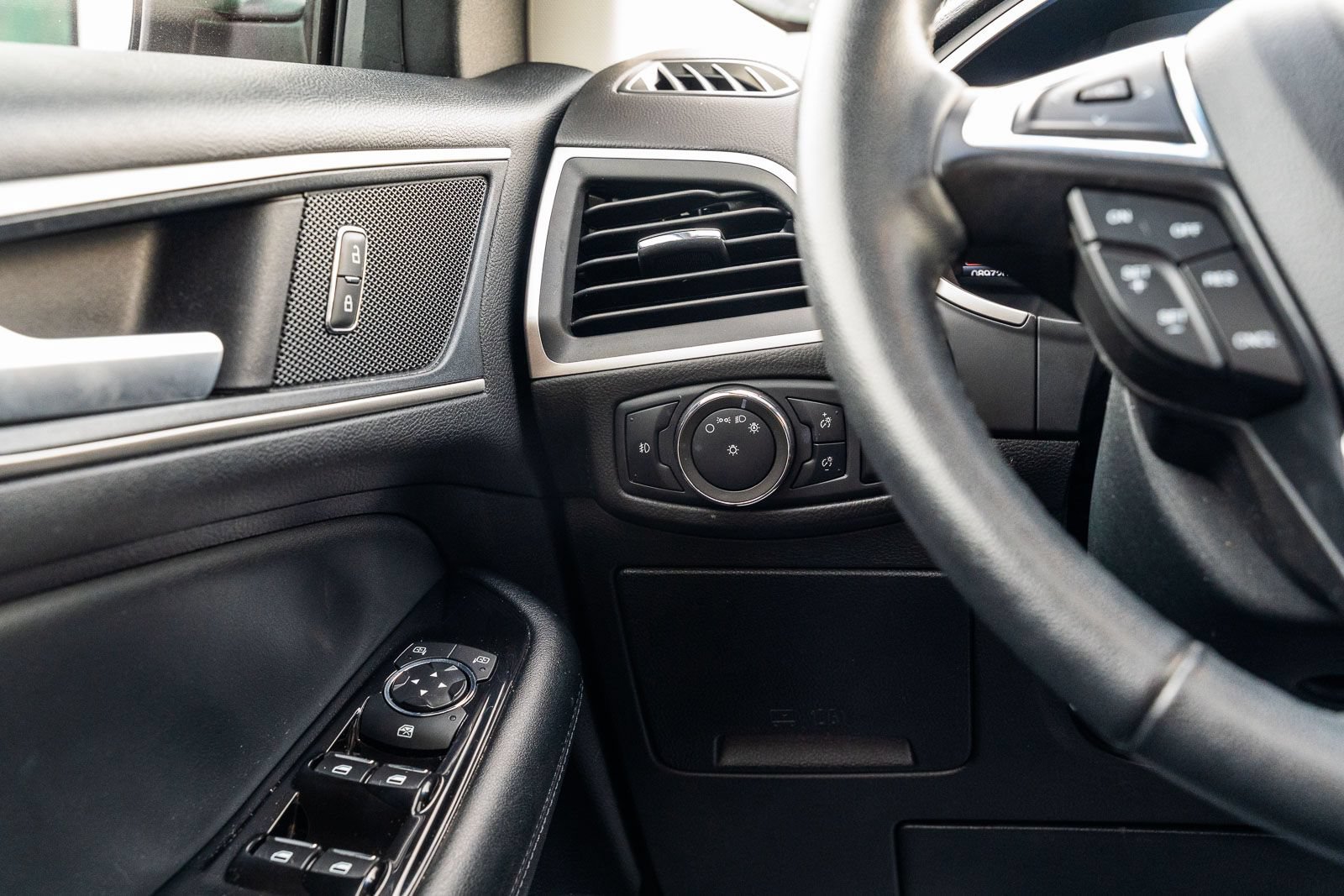 Certified 2020 Ford Edge SEL FWD image 25