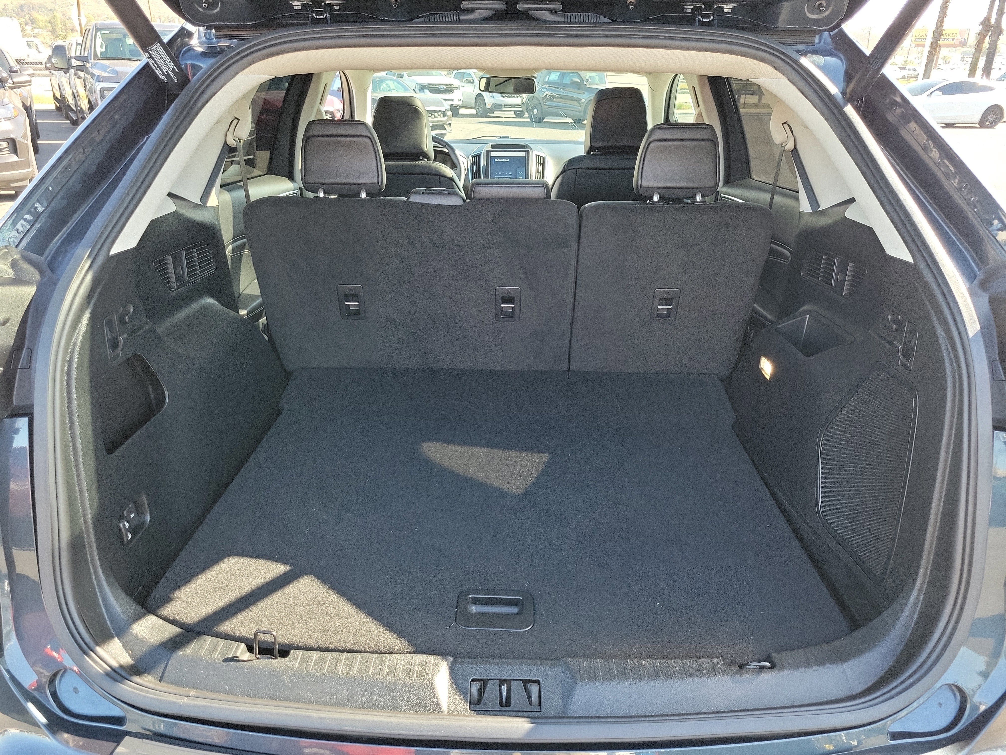 Certified 2022 Ford Edge Titanium w/ Class II Trailer Tow Package image 15