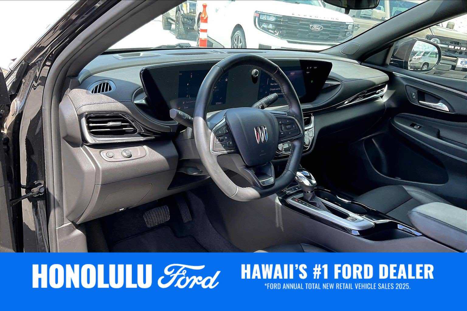 Used 2024 Buick Envista Sport Touring w/ Convenience I Package FWD image 2