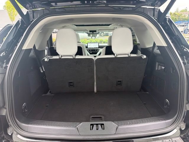 Certified 2025 Ford Explorer Platinum w/ Ultimate Package AWD/4WD image 22