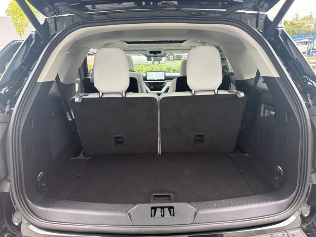 Certified 2025 Ford Explorer Platinum AWD/4WD image 22
