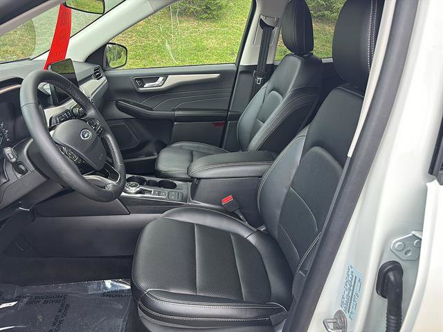 Certified 2022 Ford Escape SEL AWD/4WD image 11