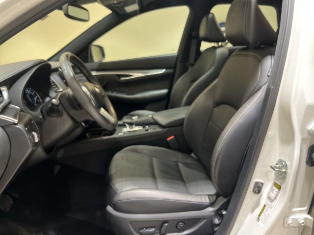 Used 2022 INFINITI QX50 Luxe w/ Appearance Package FWD image 18