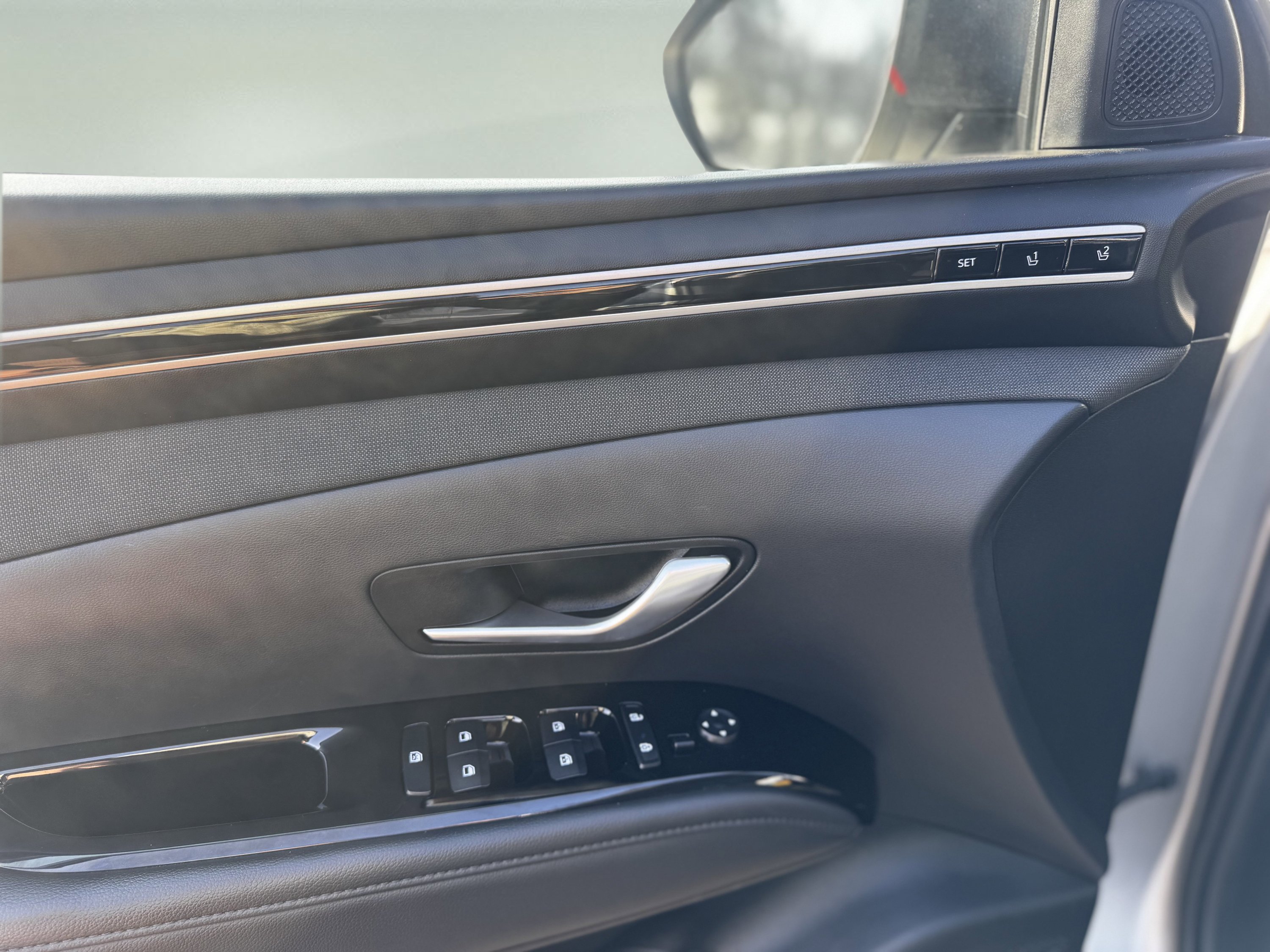 Used 2023 Hyundai Tucson Limited AWD/4WD image 16