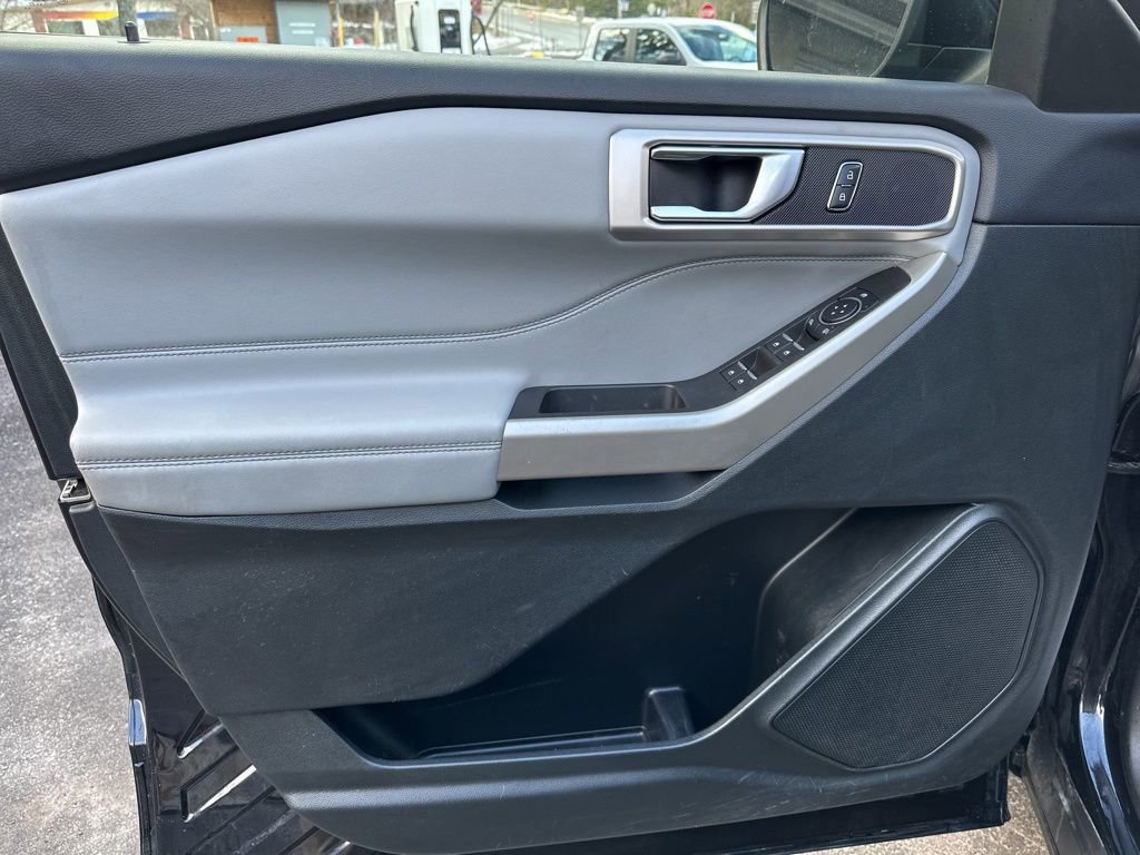 Certified 2023 Ford Explorer XLT w/ Equipment Group 202A image 11