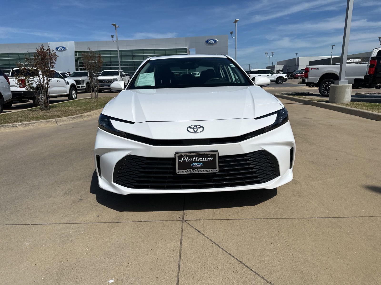 Used 2025 Toyota Camry LE image 9