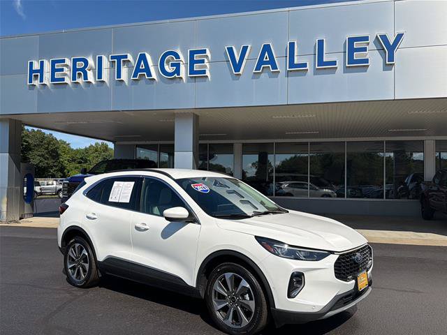 Certified 2023 Ford Escape Platinum w/ Premium Technology Package AWD/4WD image 1