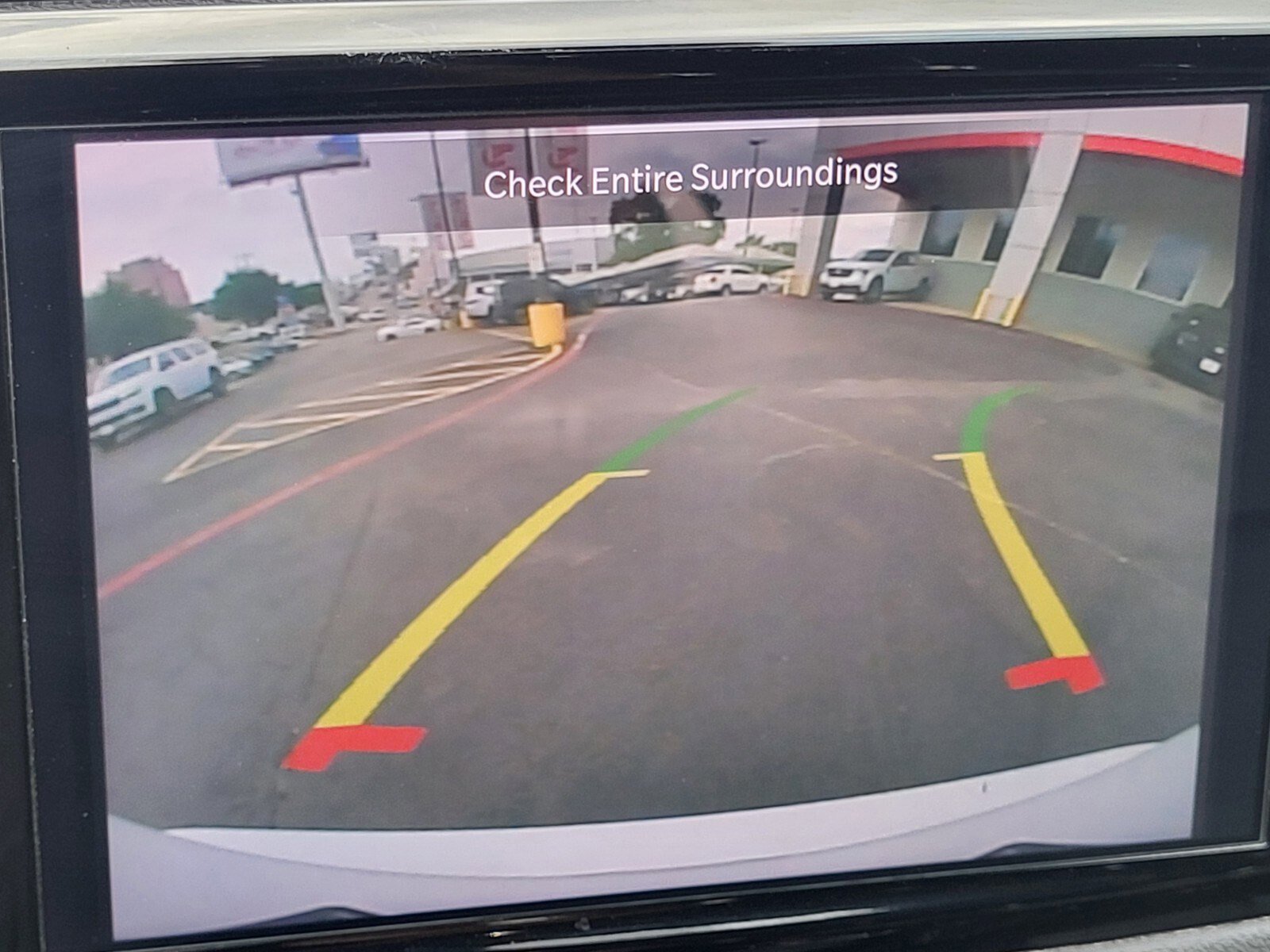 Used 2025 Chrysler Pacifica Select image 21