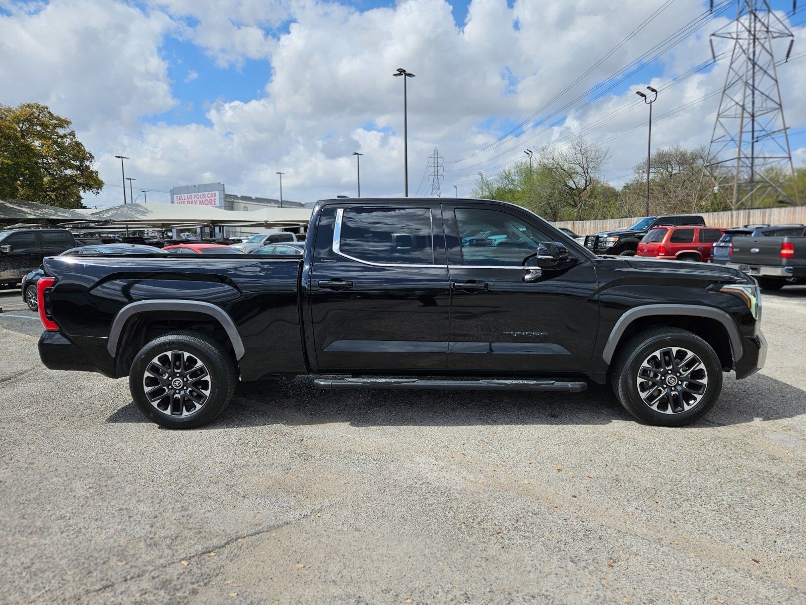 Used 2024 Toyota Tundra Limited image 2