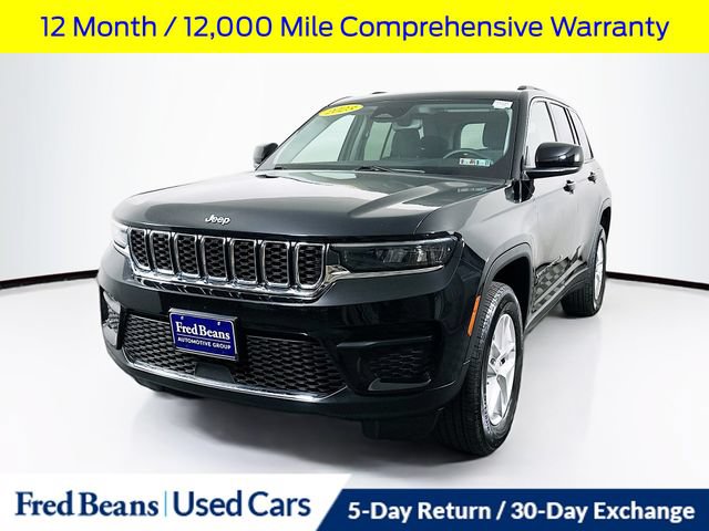 Used 2023 Jeep Grand Cherokee Laredo w/ Luxury Tech Group I AWD/4WD image 4