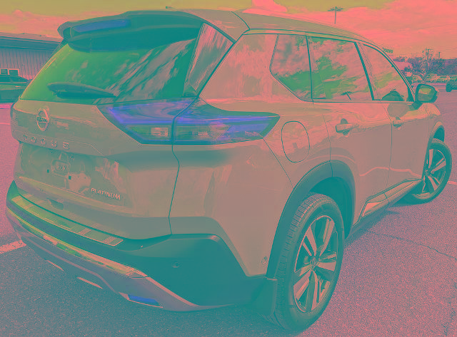Used 2021 Nissan Rogue Platinum FWD image 3