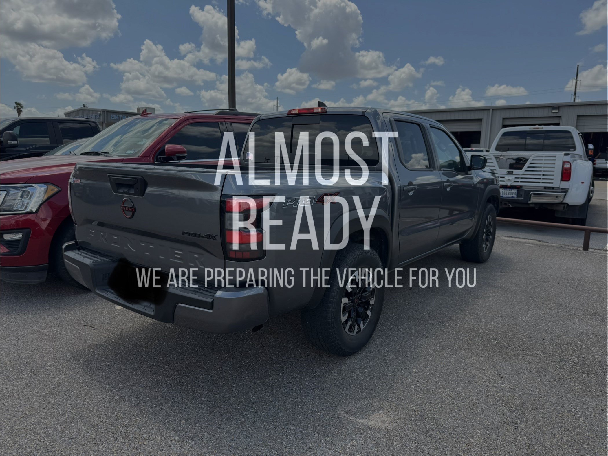 Used 2024 Nissan Frontier PRO-4X AWD/4WD image 4