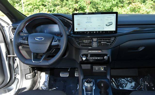 Certified 2023 Ford Escape ST-Line w/ Tech Pack #1 AWD/4WD image 32