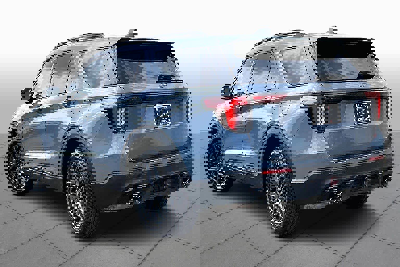 Certified 2025 Ford Explorer ST image 5