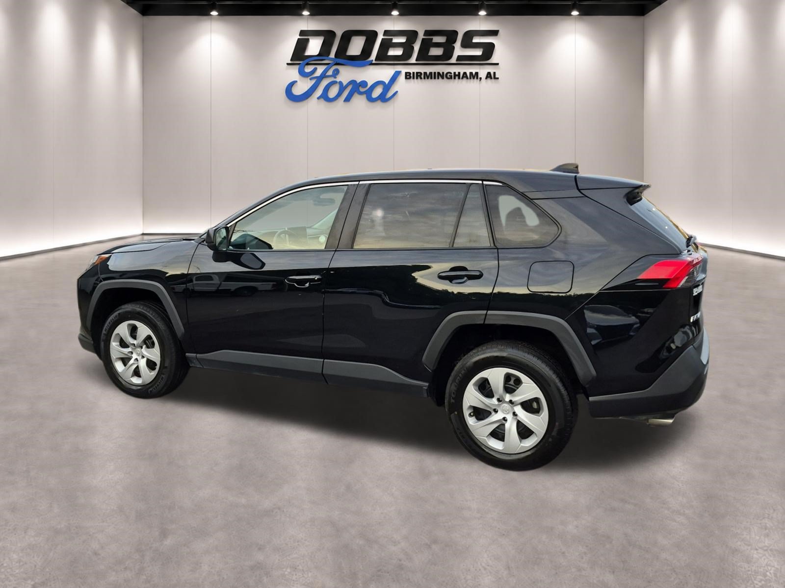 Used 2025 Toyota RAV4 LE FWD image 5