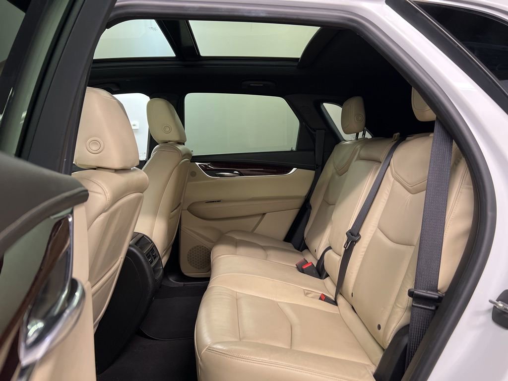 Used 2017 Cadillac XT5 Luxury w/ Driver Awareness Package AWD/4WD image 31