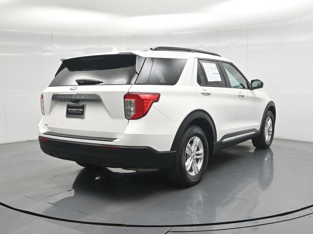 Certified 2024 Ford Explorer XLT RWD image 30