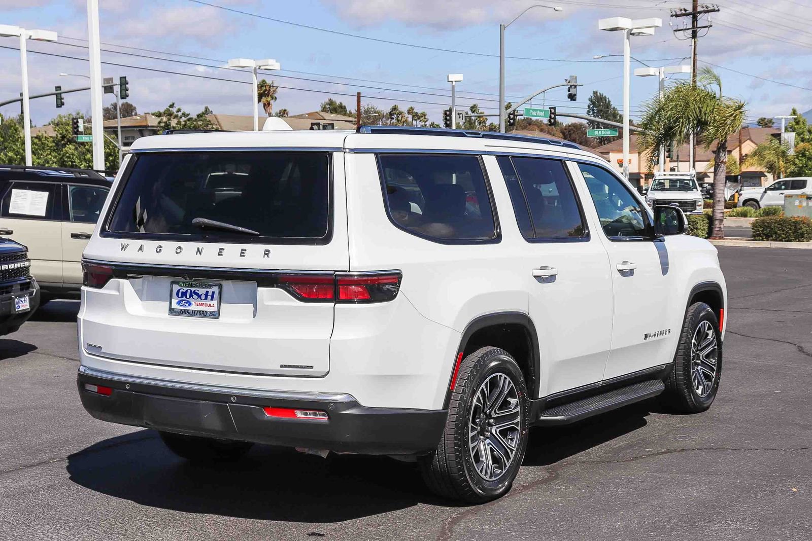 Used 2022 Jeep Wagoneer Series III w/ Flexible Seating Group AWD/4WD image 4