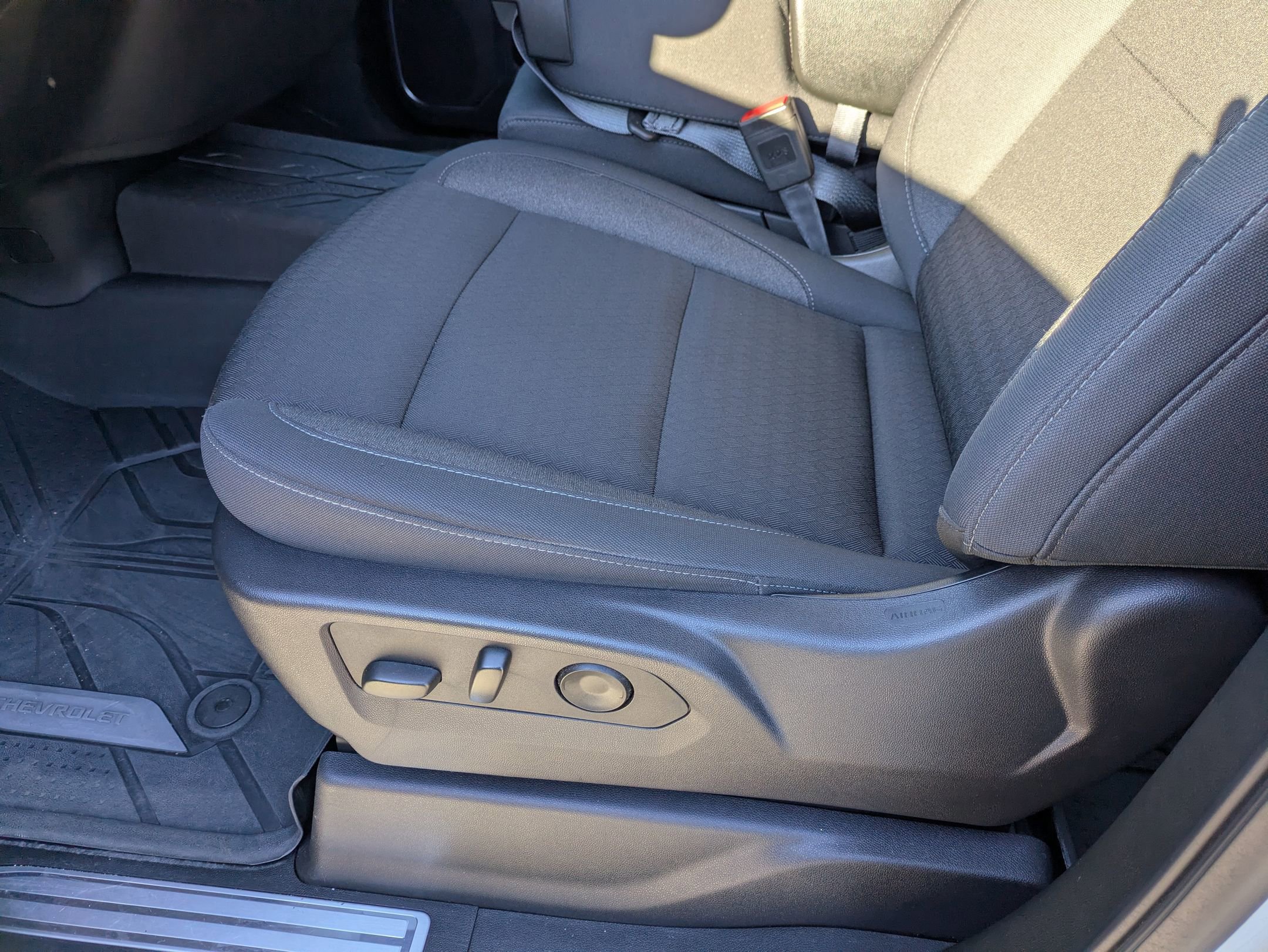 Used 2024 Chevrolet Silverado 1500 LT image 13