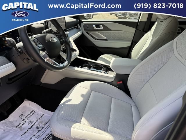 Certified 2025 Ford Explorer Platinum w/ LUX Leather Package AWD/4WD image 19