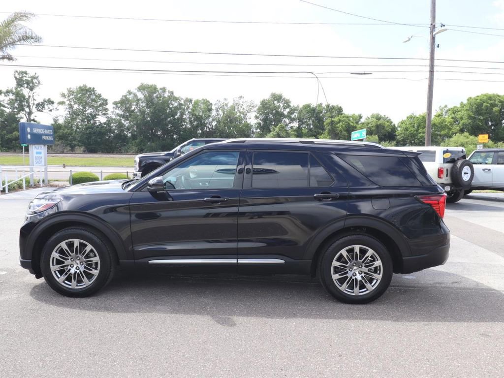 Certified 2025 Ford Explorer Platinum image 2