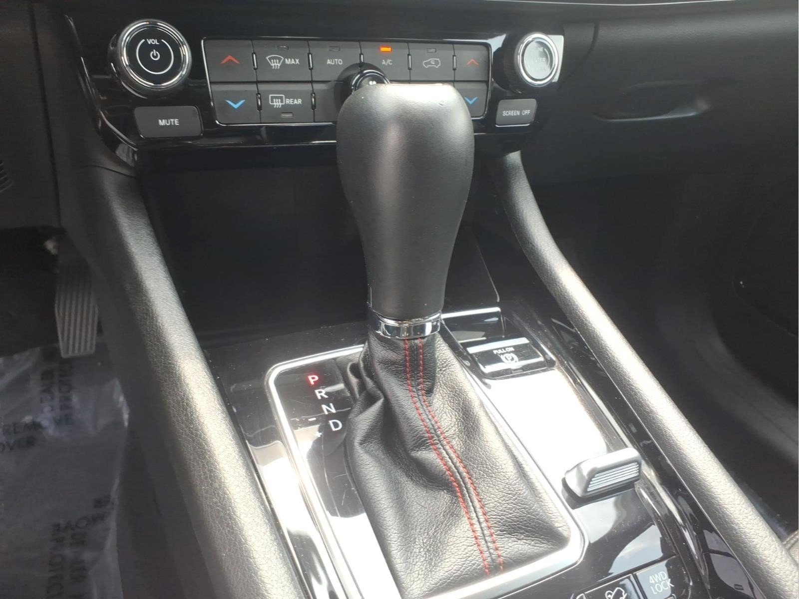Used 2025 Jeep Compass Trailhawk AWD/4WD image 17