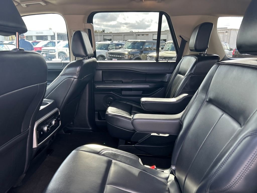 Certified 2024 Ford Expedition XLT image 18