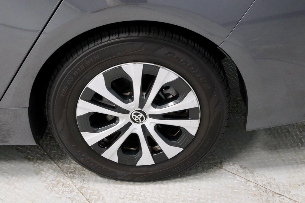Used 2021 Toyota Prius Prime LE image 19