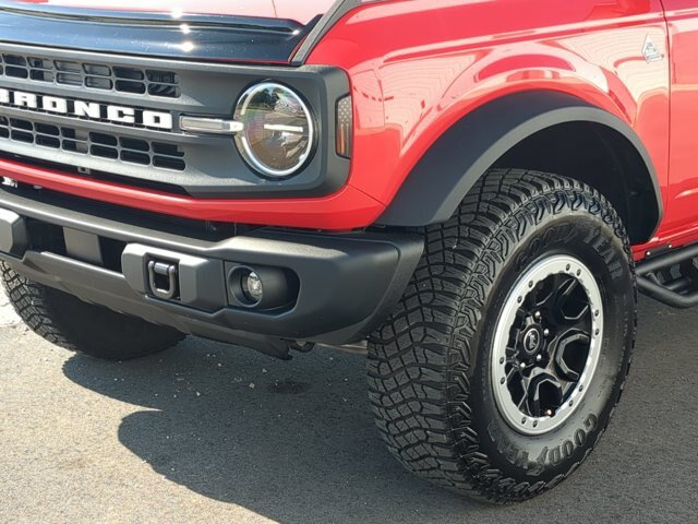 Certified 2024 Ford Bronco Black Diamond w/ Sasquatch Package AWD/4WD image 9