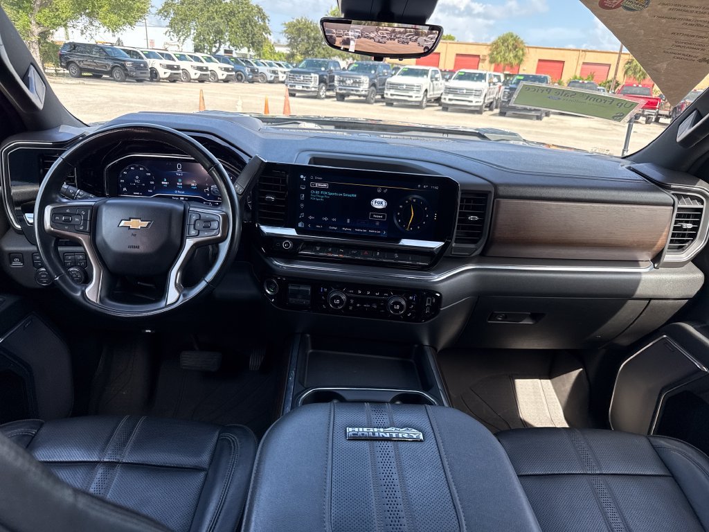 Used 2024 Chevrolet Silverado 2500 High Country w/ Technology Package AWD/4WD image 5