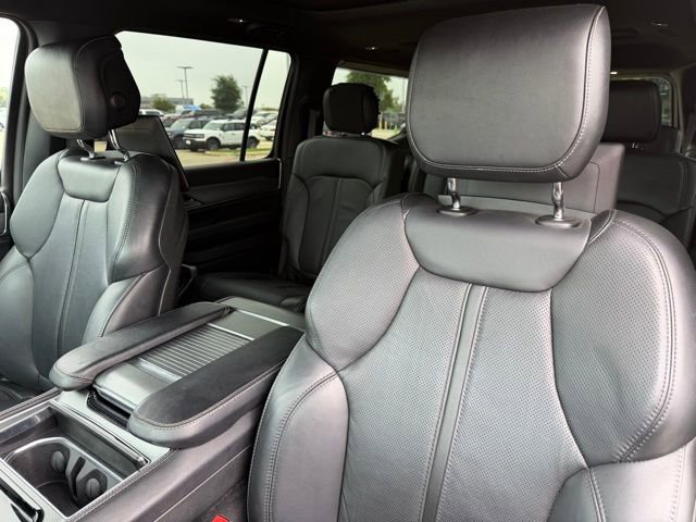 Used 2023 Jeep Wagoneer Series II image 12