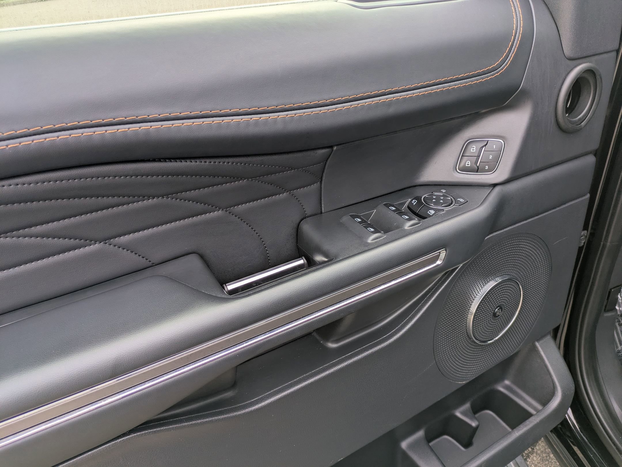 Certified 2023 Ford Expedition Platinum image 14