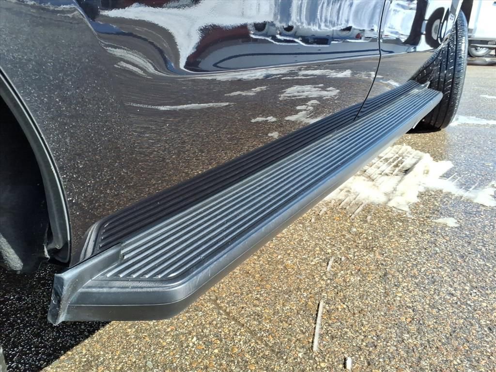 Certified 2024 Ford Expedition Max XLT image 5