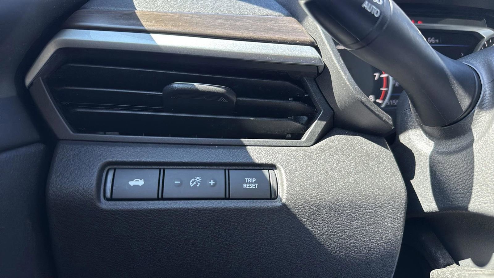 Used 2024 Nissan Altima 2.5 SV image 18