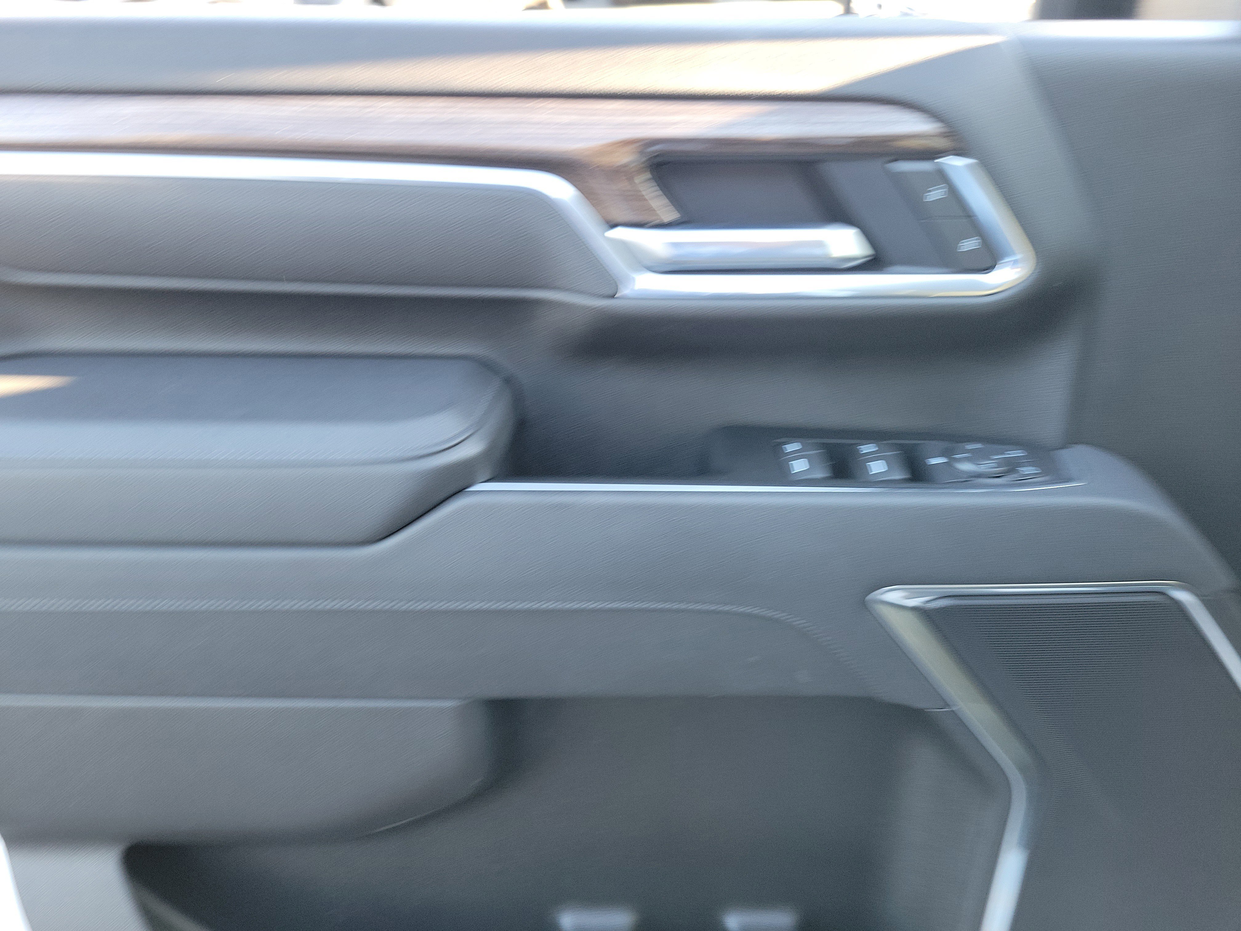 Used 2025 Chevrolet Silverado 2500 LT w/ Convenience Package image 12