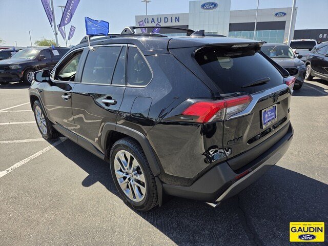 Used 2020 Toyota RAV4 Limited AWD/4WD image 5