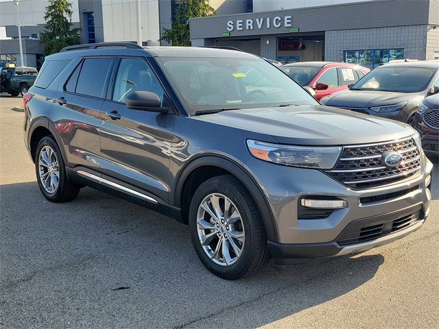 Certified 2023 Ford Explorer XLT w/ Equipment Group 202A image 7