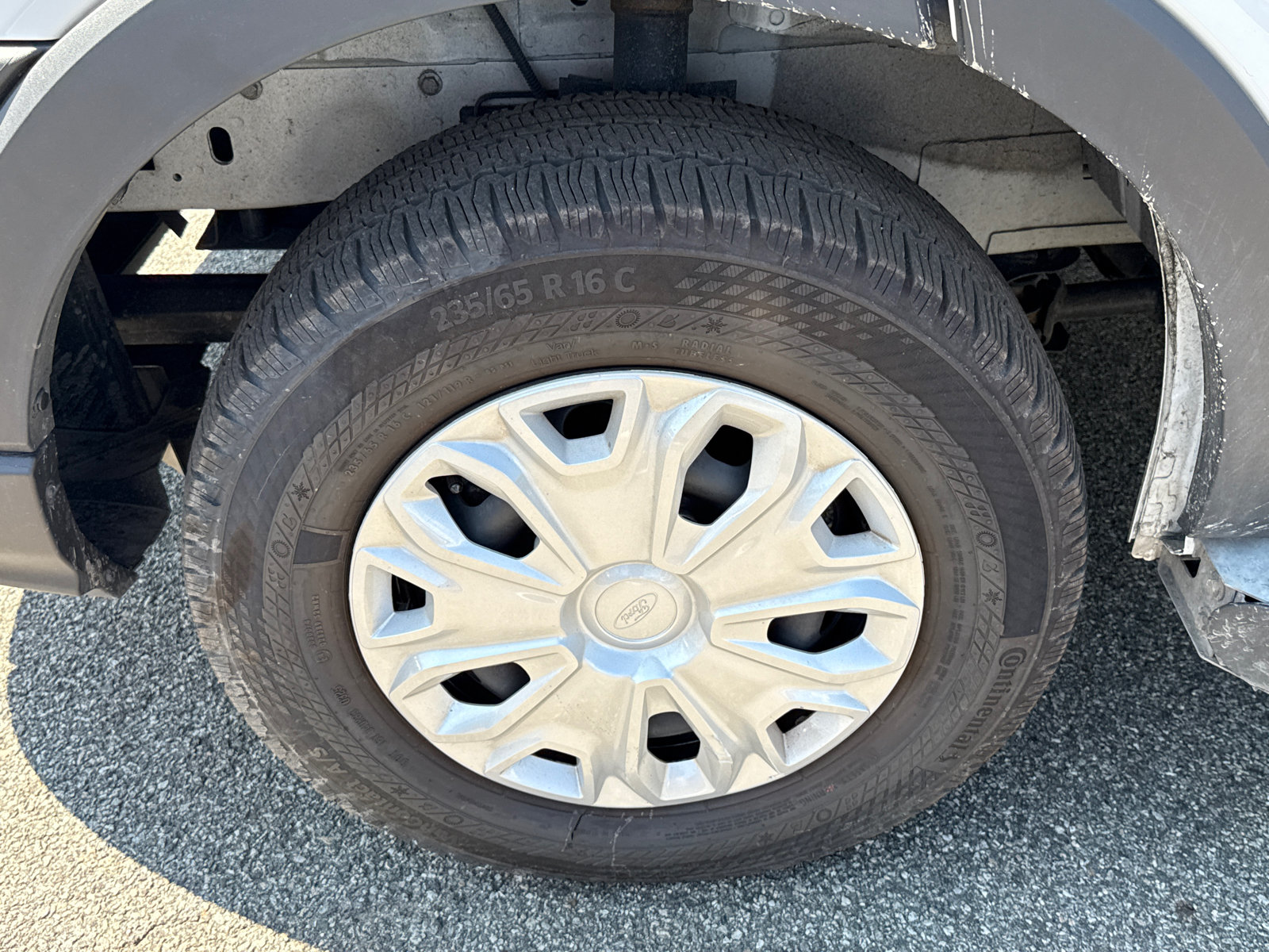 Certified 2025 Ford Transit 250 Low Roof w/ Exterior Upgrade Package RWD image 8