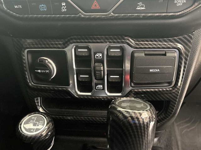 Used 2023 Jeep Wrangler Unlimited Sahara w/ Cold Weather Group image 28