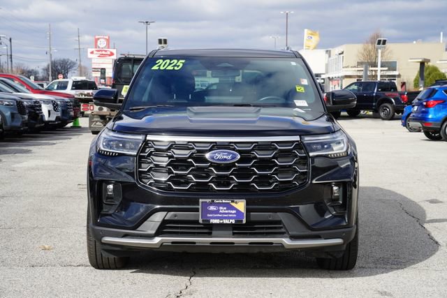 Certified 2025 Ford Explorer Platinum w/ LUX Leather Package AWD/4WD video 2