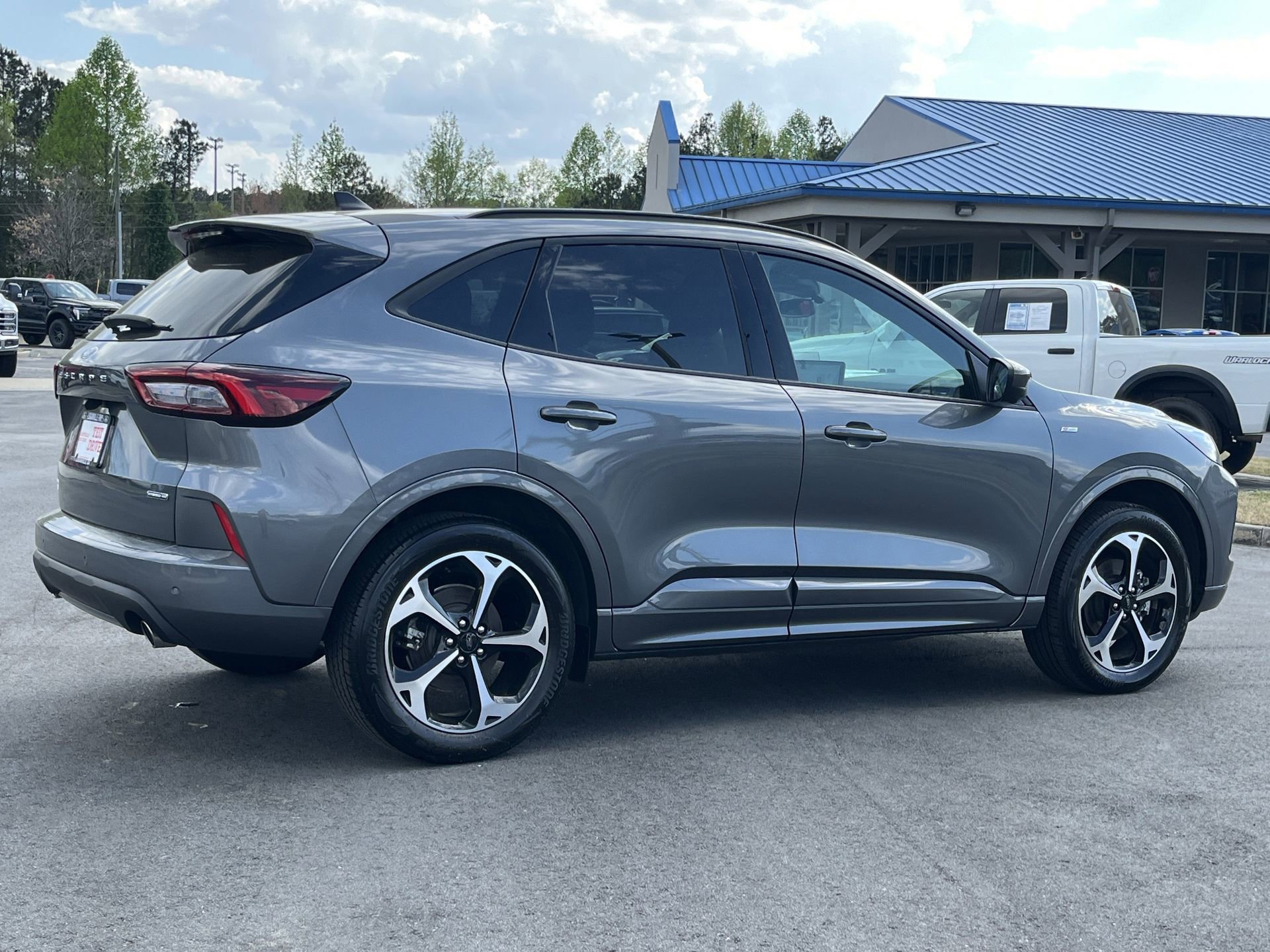 Certified 2025 Ford Escape ST-Line Elite w/ Premium Technology Package image 4