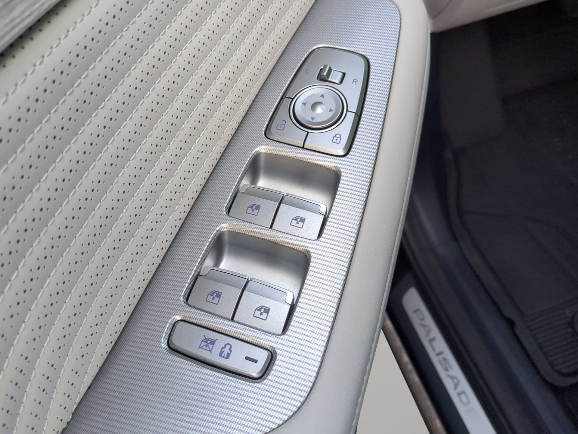 Used 2025 Hyundai Palisade Calligraphy FWD image 55