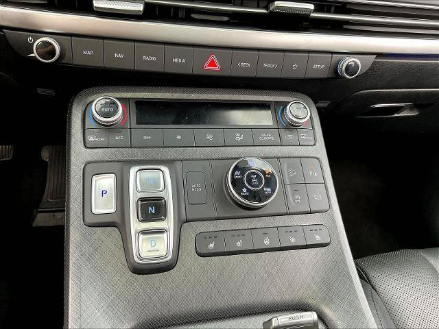 Used 2025 Hyundai Palisade Limited AWD/4WD image 17