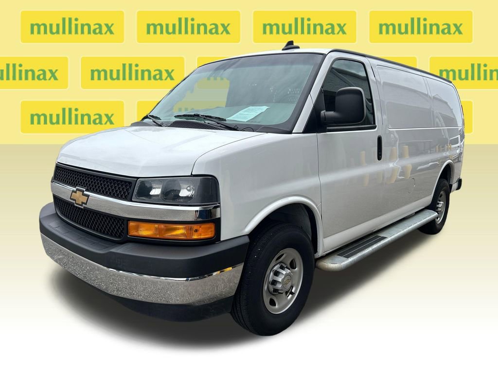 Used 2024 Chevrolet Express 2500 w/ Driver Convenience Package RWD image 10