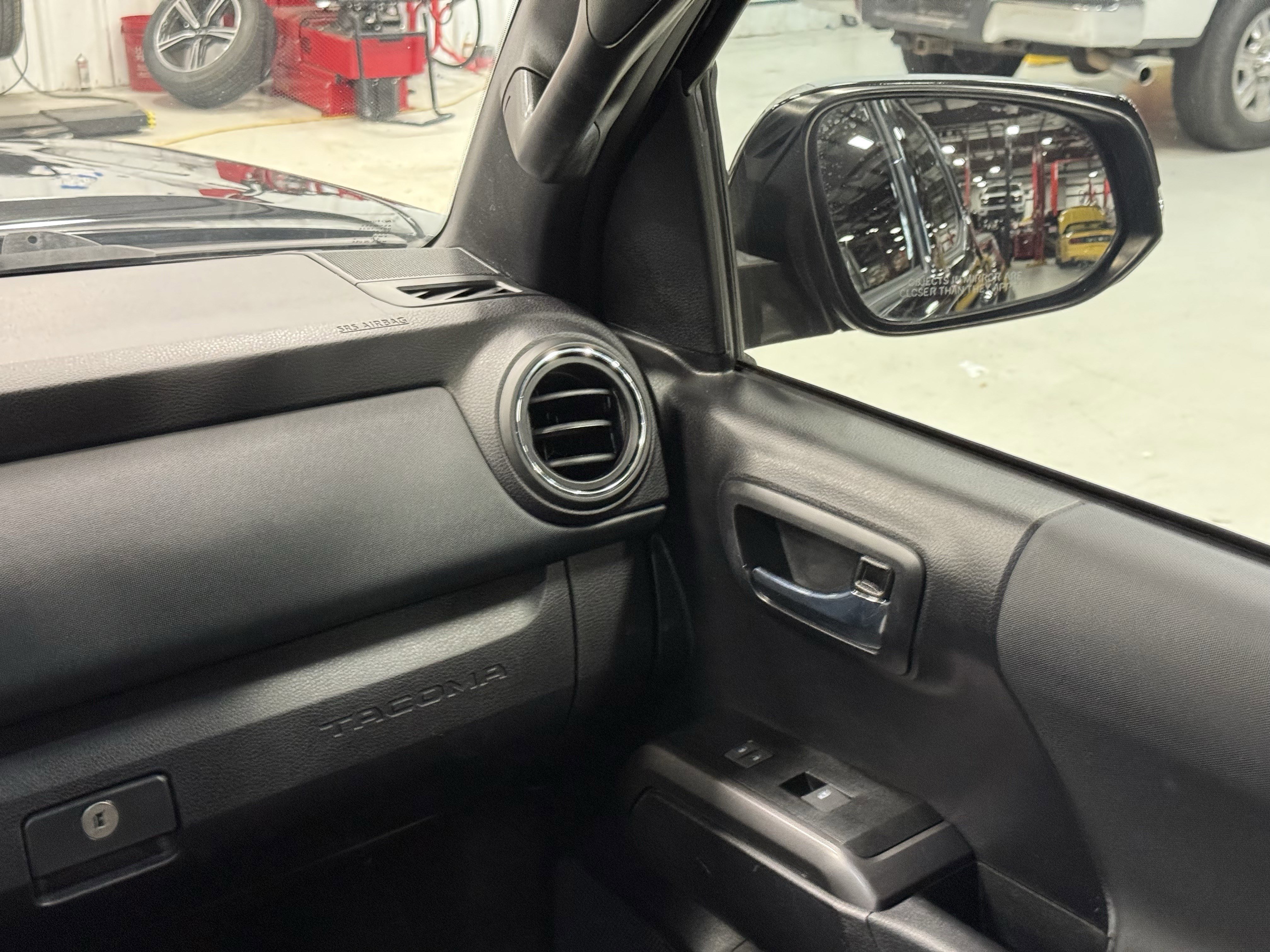 Used 2020 Toyota Tacoma TRD Off-Road image 18