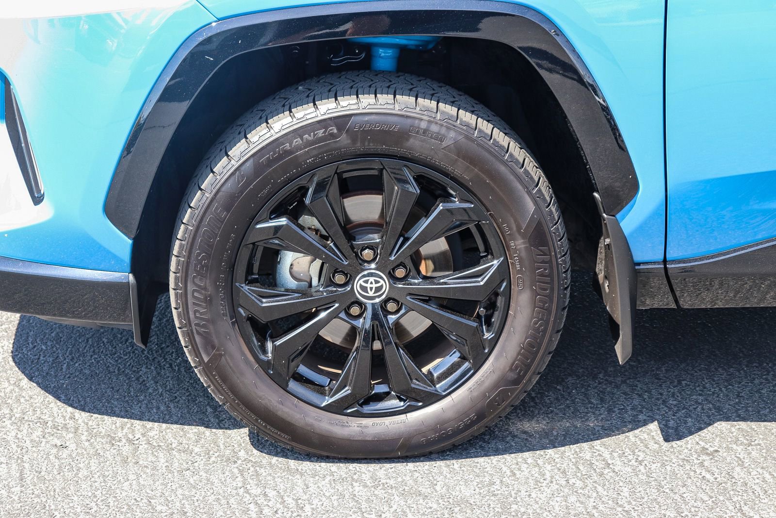 Used 2023 Toyota RAV4 XSE AWD/4WD image 9